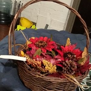 Basket with center piece
